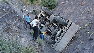 İş makinesi uçurumdan uçtu: 1 ölü