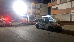 Polis aracına çarptı: 2'si polis 5 yaralı