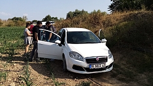 Çalıntı araçla şehir turu tarlada bitti 