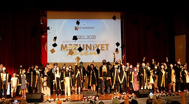 İnönü Üniversitesi'nde mezuniyet coşkusu 