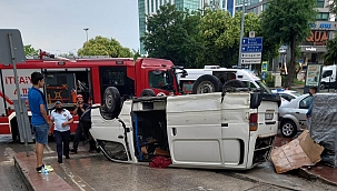 Samsun'da kamyonet devrildi 