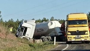 Ankara'da tır devrildi! 