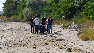 Sahile vurmuş erkek cesedi bulundu