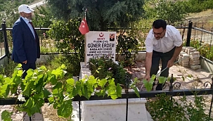 Şehitliğe anlamlı ziyaret 