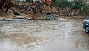 Aniden bastıran sağanak etkili oldu