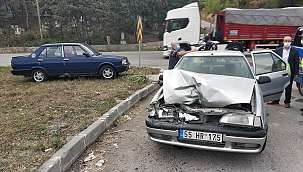 Hastane dönüşü kaza: 3 yaralı 