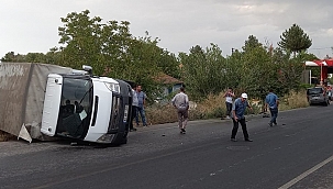 Kontrolden çıkan araç kamyonete çarptı 