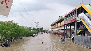 Muson yağmurları Pakistan'da sele neden oldu 