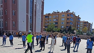 Öğrencilere trafik eğitimi verildi! 