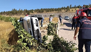 Takla atan otomobilin sürücüsü yaralandı 