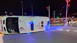 Ambulans ile otomobil çarpıştı!