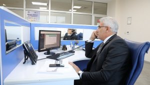 Başkan Güder, Çağrı Merkezi'nde telefonları cevapladı