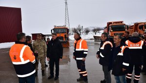 Vali Baruş karlı yolları açma çalışmalarını denetledi