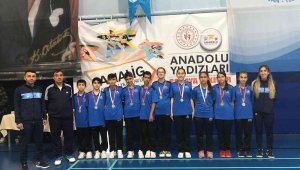 Malatya Badminton takımında şampiyonluk sevinci