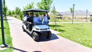 Başkan Çınar, Beylerderesi şehir parkı seyir terasını inceledi