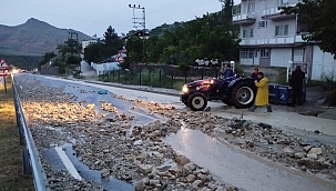 Sel nedeniyle Malatya-Kayseri karayolunda ulaşım kontrollü sağlanıyor 