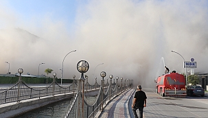 Ağır hasarlı yüksek katlı binaların patlayıcı ile yıkımları sürüyor 