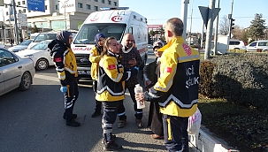 Yeni aldığı araçla trafiğe çıktığı ilk gün kaza yaptı 