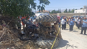 Devrilen traktörün sürücüsü kurtarılamadı 