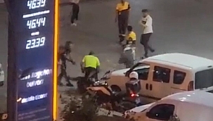 Ceza kesilen sürücü ile trafik polisinin kavgası kameralara yansıdı 