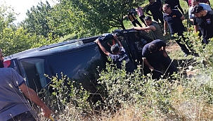 Kontrolden çıkarak devrilen aracın sürücüsü yaralandı 