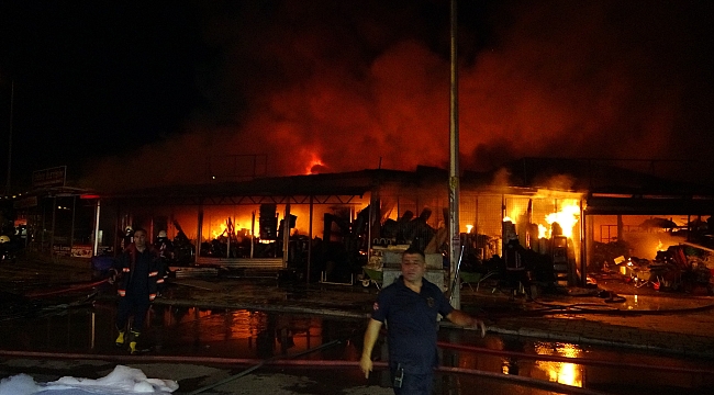 Malatya'da konteyner çarşıda yangın 