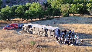 Malatya'da yolcu otobüsü şarampole uçtu: 26 yaralı