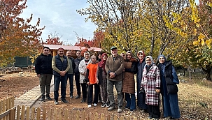 Fotoğraf kursiyerlerinden bağköylerinde sonbahar gezisi 