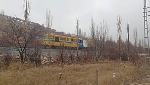 Malatya'da raylardan çıkan lokomotif paniğe neden oldu 